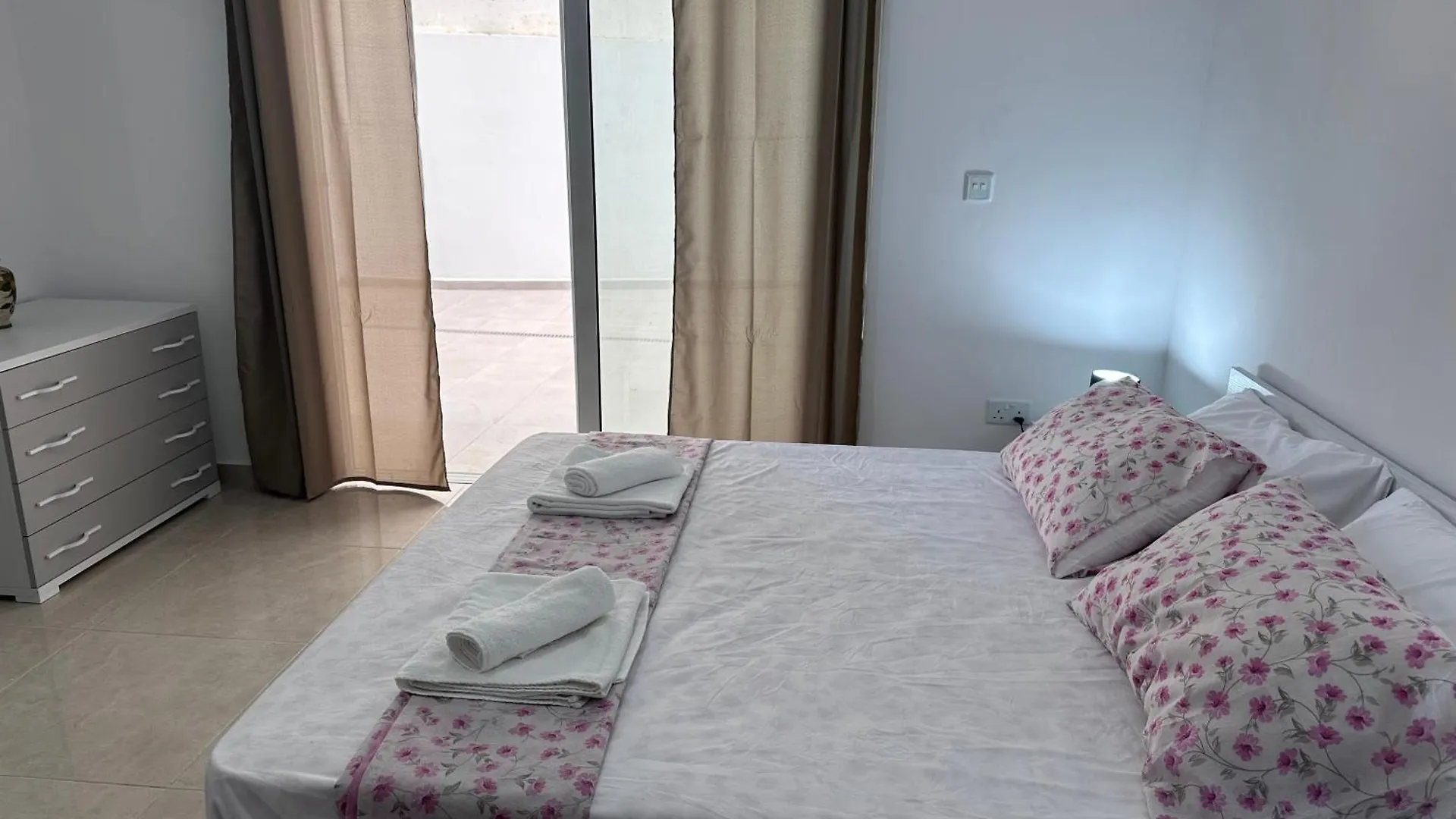 Apt Oasi Urbana San Ġiljan Malta